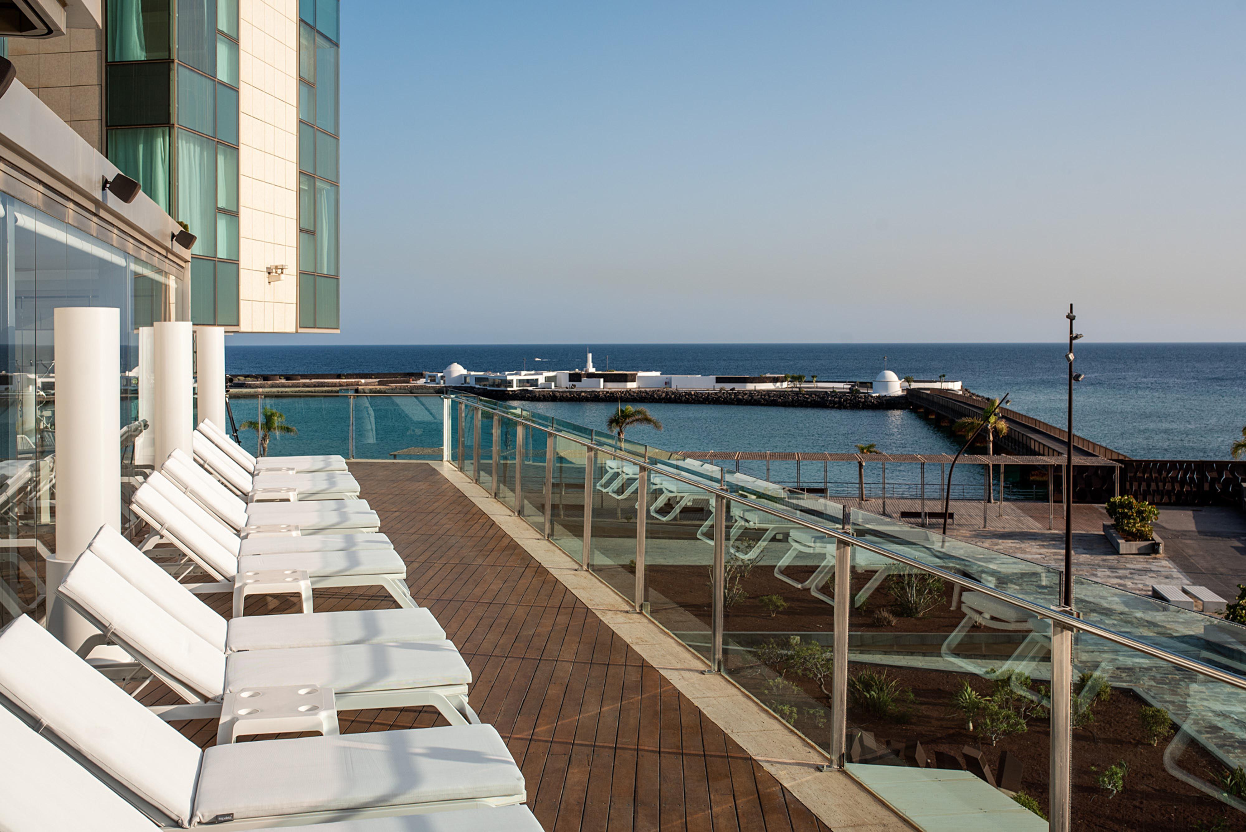 arrecife gran hotel & spa reviews